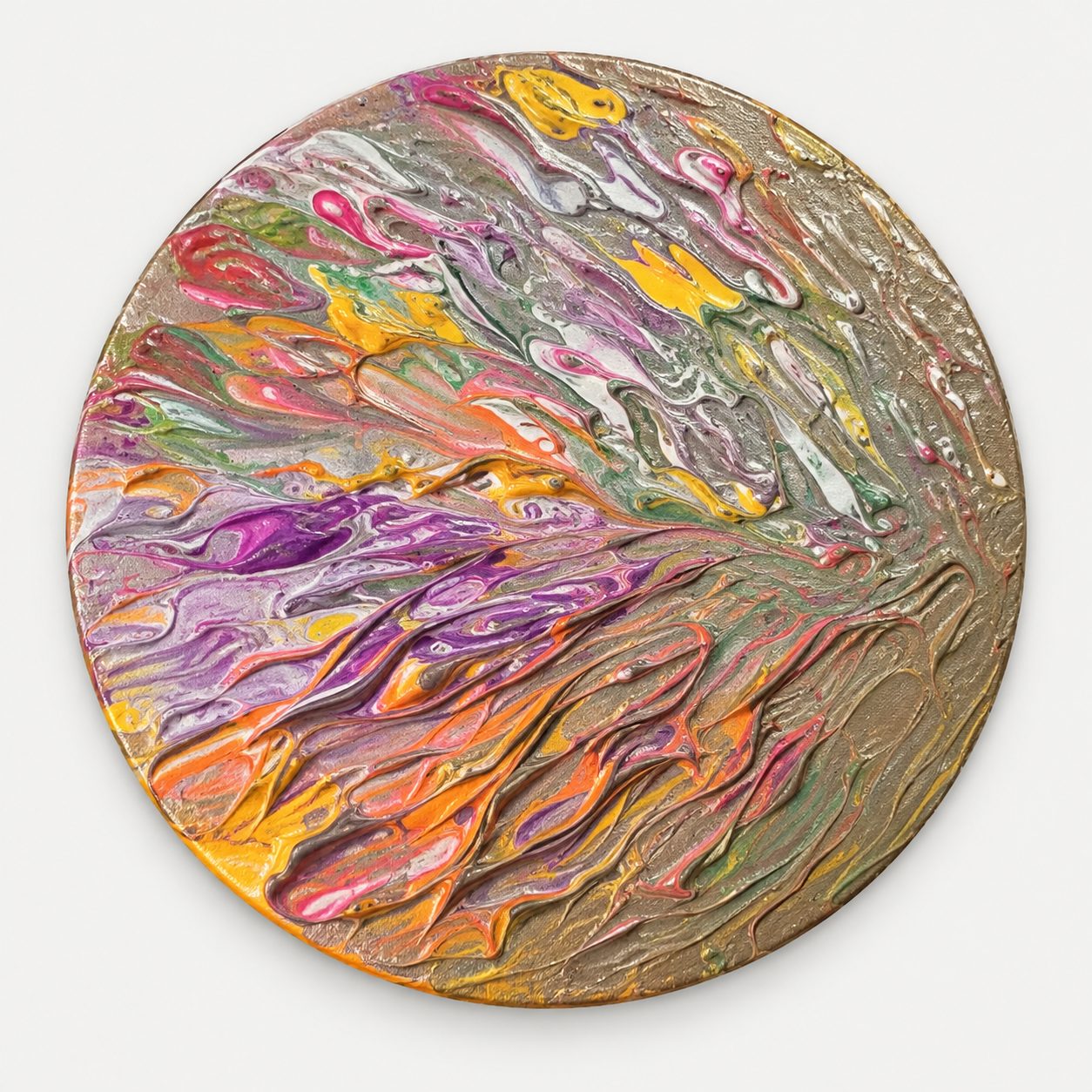 Círculo plateado multicolor, obra de catálogo